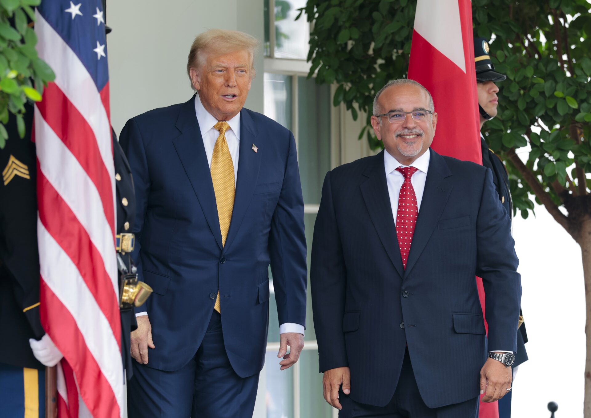 U.S. President Donald Trump greets Crown Prince of Bahrain Salman bin Hamad Al Khalifa as he arrives outside the West Wing of the White House in Washington on Wednesday. (Anna Moneymaker/Getty Images)